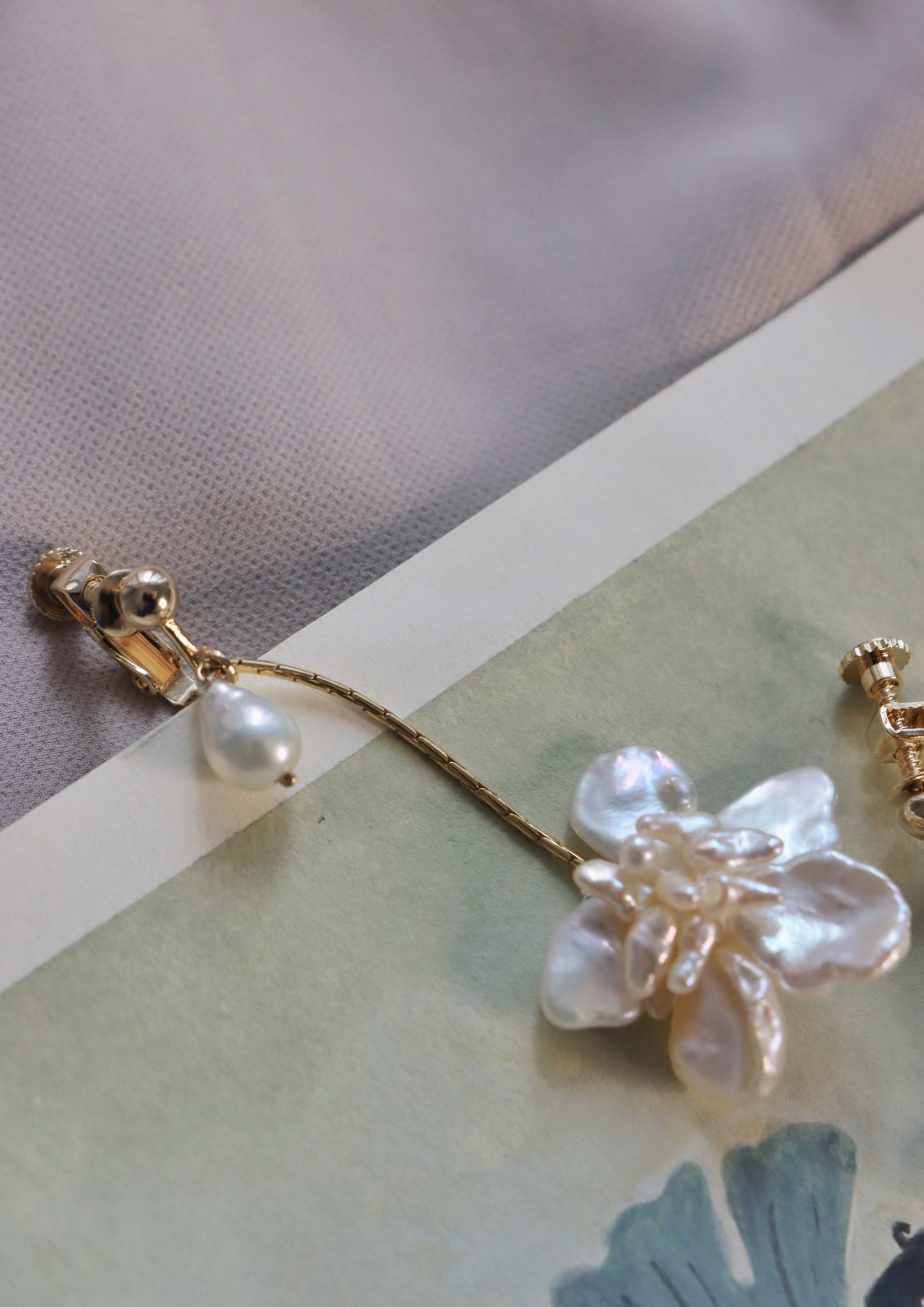 (Clip On Style) Blooming Gently