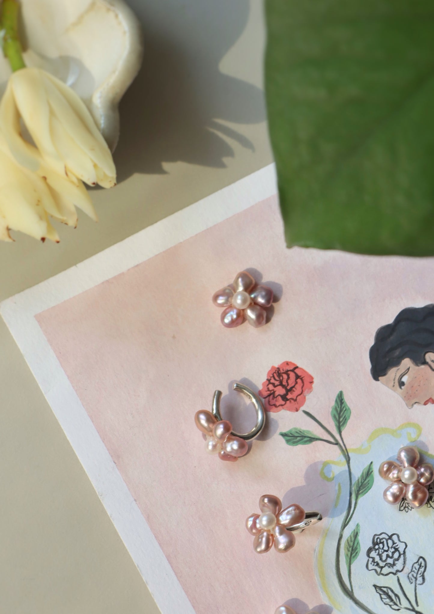 (Earcuff) Oopsie Daisies - Small