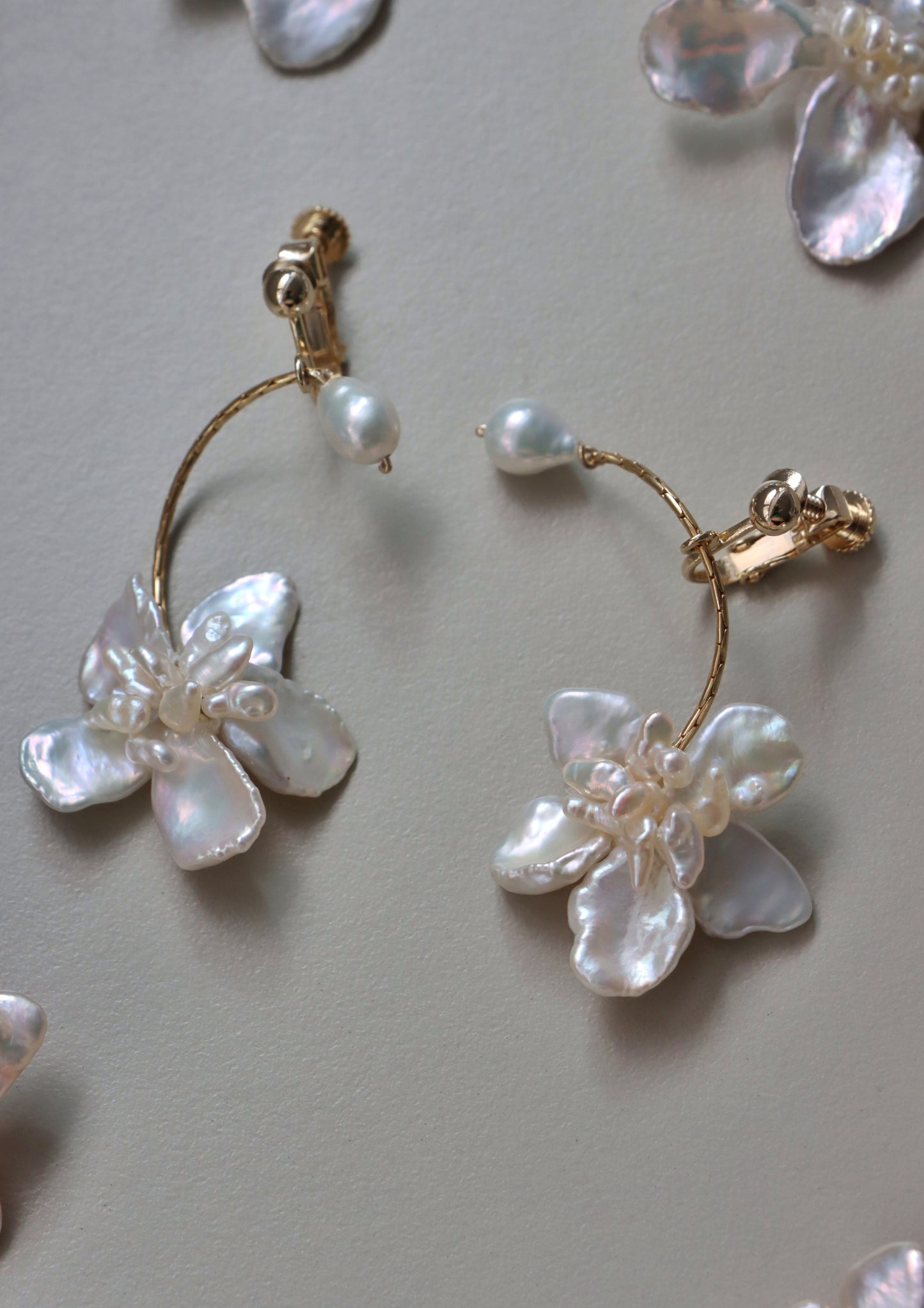 (Clip On Style) Blooming Gently