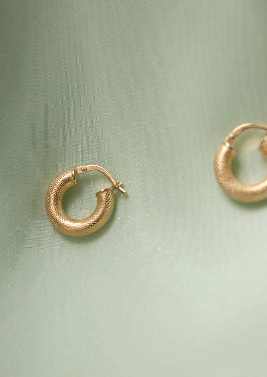 Beehive Hoop In Gold